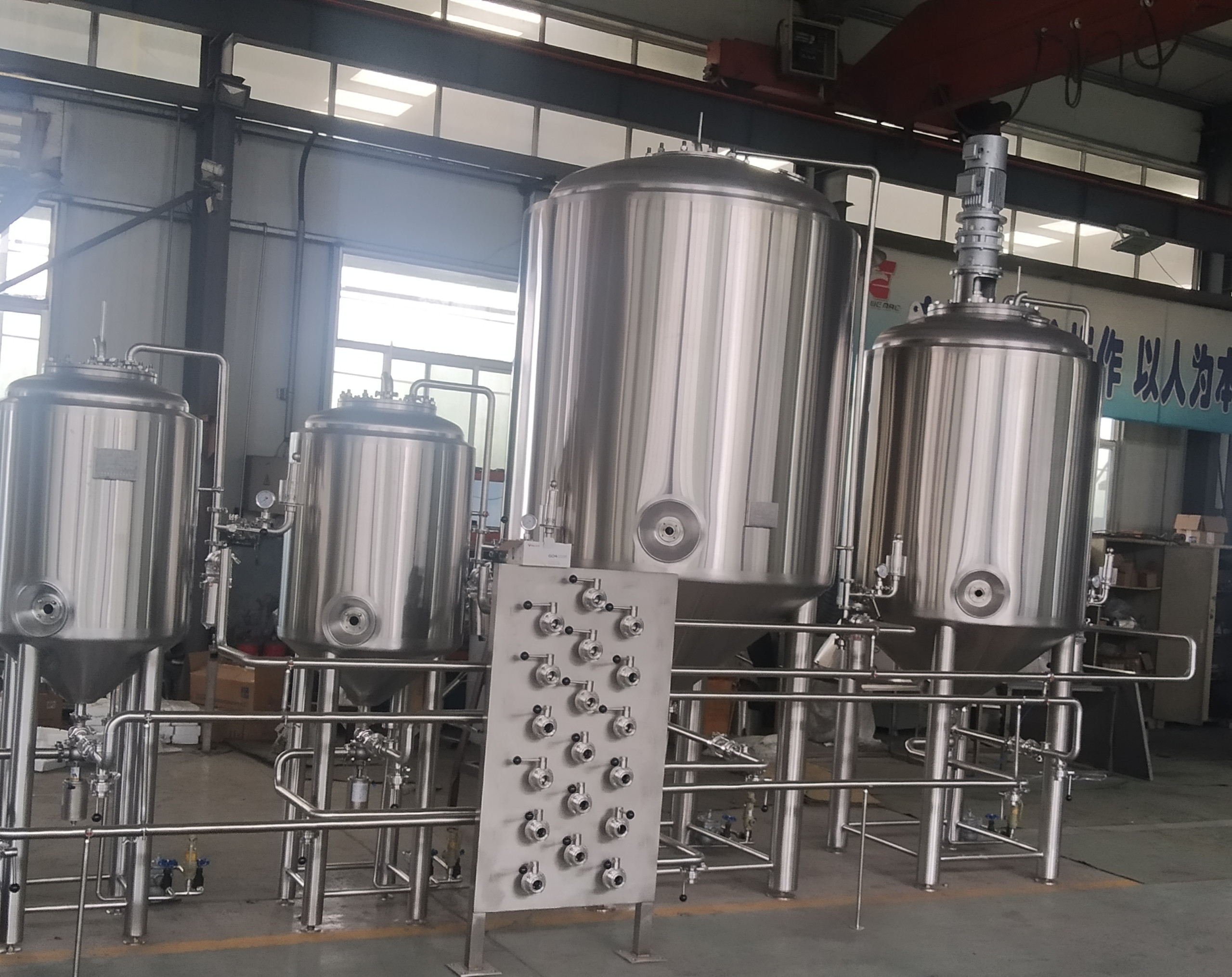 SUS304 Complete beer brewing tanks made by Chinese  factory Z12