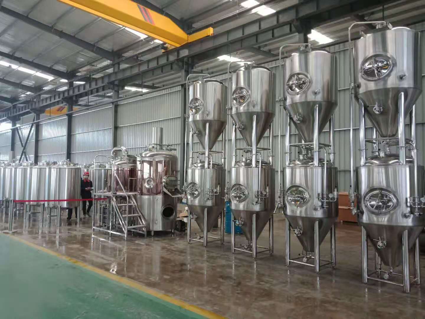 500年l-double-stacked-jacketed-fermentation-tanks.jpg