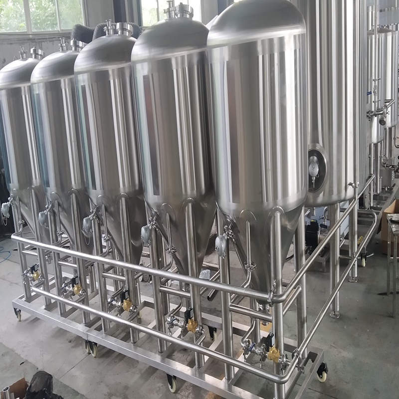 全自动100L不锈钢啤酒酿造设备，带Z08发酵罐manbetx万博赔率高吗