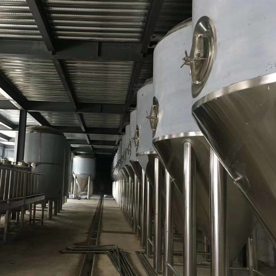 从Aferica Z12中国工厂热销不锈钢大尺寸商用发酵罐